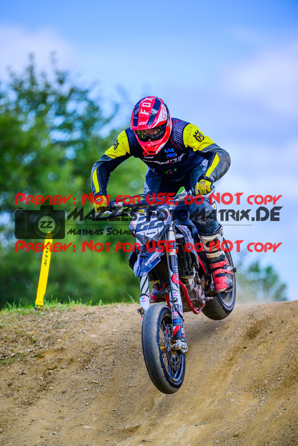 MaZZes_FotoMatrix_240713_6007705_9806 | UE40