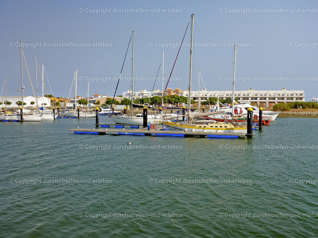 Segelboothafen in Ayamonte, Costa de la Luz, Andalusien | Zwischen dem Rio Guadiana und der Stadt Ayamontelöiegt dieser Segelboothafen. - Realisiert mit Pictrs.com