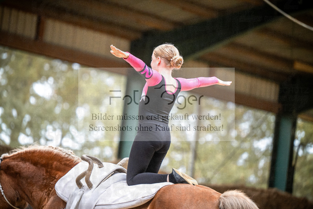 DOS_0061 | Entdecke hochwertige Reitturnierfotos von Foto Oger. Professionell, emotional und authentisch – jetzt Lieblingsmomente im Shop bestellen.Deutschlandweite Turnierfotografie. - Realisiert mit Pictrs.com