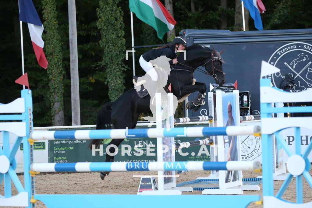 DL2Q4833 | Willkommen bei Brunnmayr - Design & Fotografie – Ihrem Spezialisten für Reitturniere und Pferdeveranstaltungen in Oberösterreich, Salzburg und Bayern! Seit über 17 Jahren sind wir leidenschaftlich dabei.