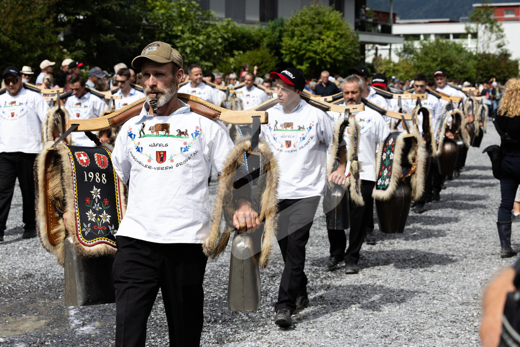 ESAF2025_Freitag_4076 | Die Schwinger des Schwyzer Kantonalen Schwingerverbandes: Fotos, die Dynamik und Leidenschaft festhalten, sowie emotionale Momente aus dem traditionellen Schwingsport zeigen. - Realisiert mit Pictrs.com