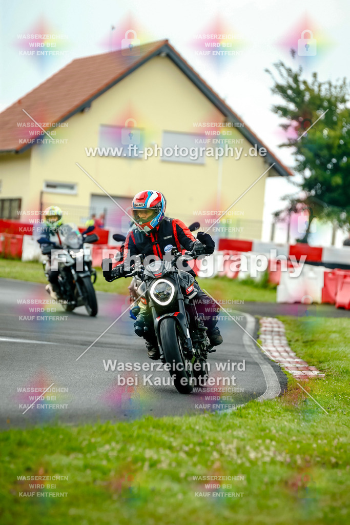 VBK-4050 | Hier findet Ihr Bilder von Touristenfahrten auf der Nürburgring Nordschleife oder von anderen Veranstaltungen die ich besucht habe. Viel Spass beim Durch Schauen 