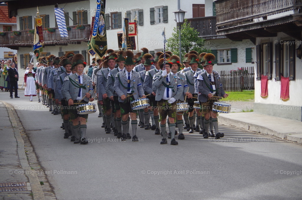 IMGP5049 | fotografiert von Axel PollmannLeonhardi Wallfahrt Benediktbeuern und Murnau, Fronleichnam, Fasching, Landschaft im Loisachtal und Benediktbeuern  - Realisiert mit Pictrs.com