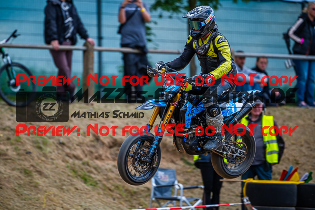 MaZZes_FotoMatrix_220528_0176 | Fotograf Mathias Schmid
Sportfotograf,
Eventfotograf,
Hochzeitsfotograf,
Portraitfotograf