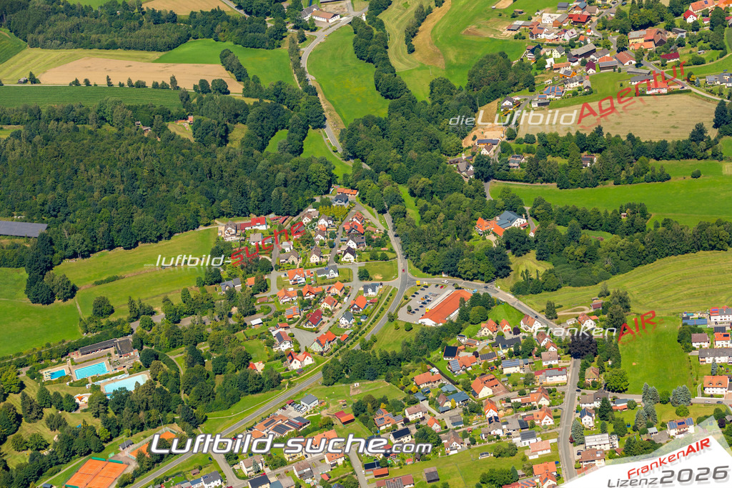 Das Luftbild zeigt :  Pleystein - Die Luftaufnahme wurde 2023 vom UL-Flugzeug aus erstellt ( keine Drohne ) - Hochauflösende Luftaufnahme - Für grossformatige Ausdrucke geeignet. Die Geschenkidee !Mit Lizenz und Bildrechte bestellbar
