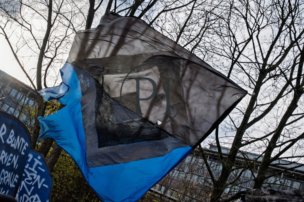 Spieltag 12 HSV - VFB Stuttgart_SC-49 | Philipp-Heist - Realisiert mit Pictrs.com