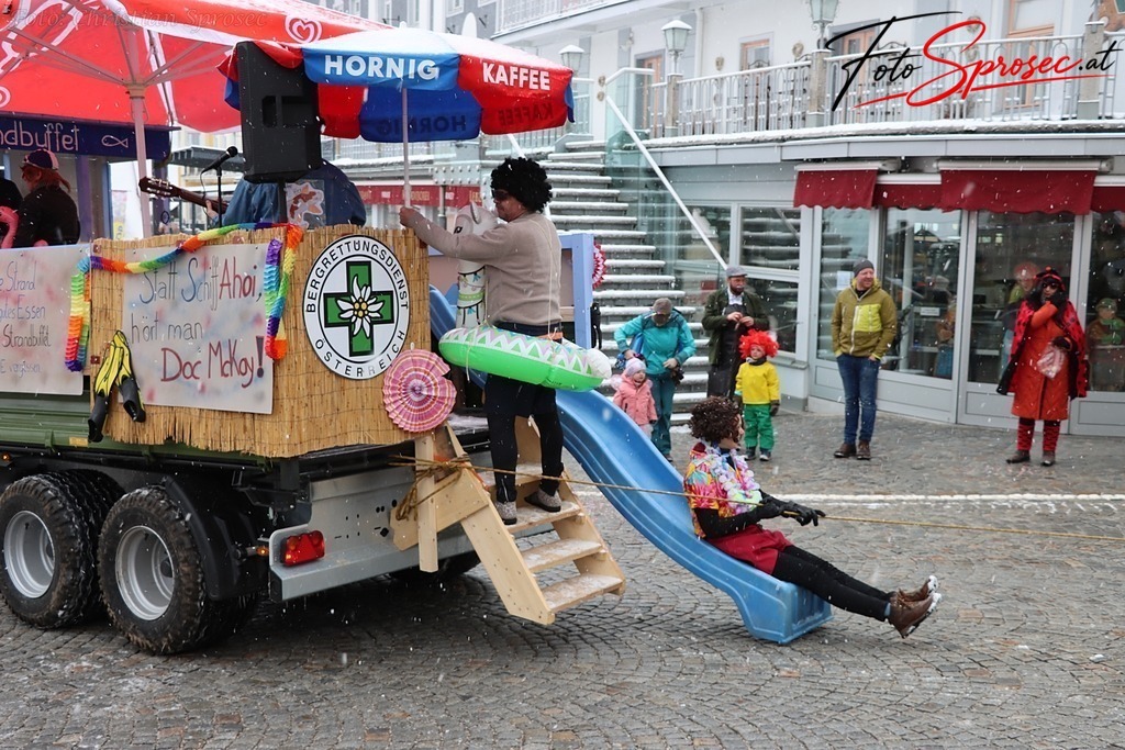 fasching2026-mariazell (63) | Mit meiner Kamera halte ich besondere Augenblicke, faszinierende Landschaften und interessante Details fest. Dabei entstehen ganz unterschiedliche Aufnahmen – von stimmungsvollen Landschaftsfotografien und beeindruckenden Drohnenaufnahmen über Pressefotos - Realisiert mit Pictrs.com