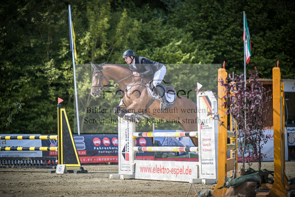 DOS_3630 | Entdecke hochwertige Reitturnierfotos von Foto Oger. Professionell, emotional und authentisch – jetzt Lieblingsmomente im Shop bestellen.Deutschlandweite Turnierfotografie. - Realisiert mit Pictrs.com