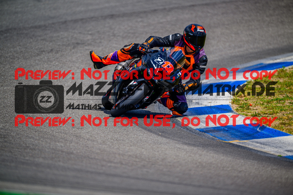 MaZZes_Fotomatrix_20250628_6007705_4601-2 | WEISS