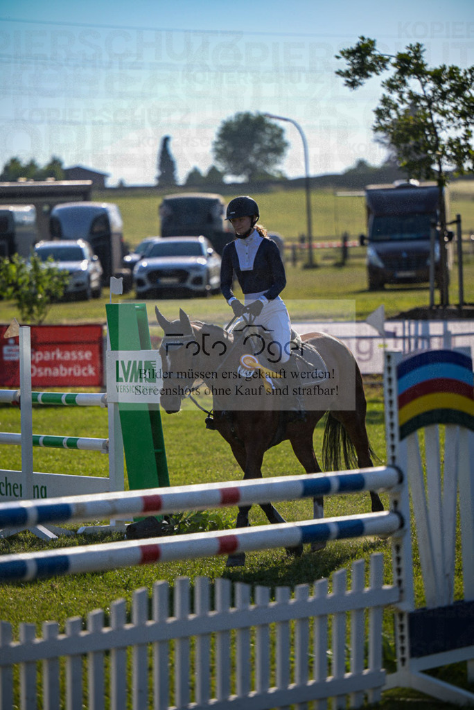 Reitturnier Voxtrup | Entdecke hochwertige Reitturnierfotos von Foto Oger. Professionell, emotional und authentisch – jetzt Lieblingsmomente im Shop bestellen.Deutschlandweite Turnierfotografie. - Realisiert mit Pictrs.com