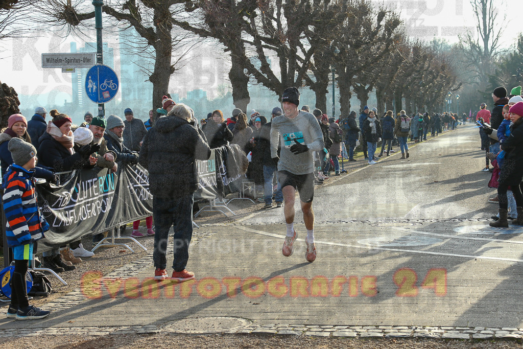 241231_1148_EX1_2588 | Sportfotografie im Rhein-Sieg Kreis, Köln, Bonn, NRW, Rheinland Pfalz, Hessen, etc. Unser Tätigkeitsfeld umfasst den Laufsport vom Volkslauf über den Marathon, Duathlon, Triathon bis zum Ultralauf wie Kölnpfad Ultra oder Schindertrail.