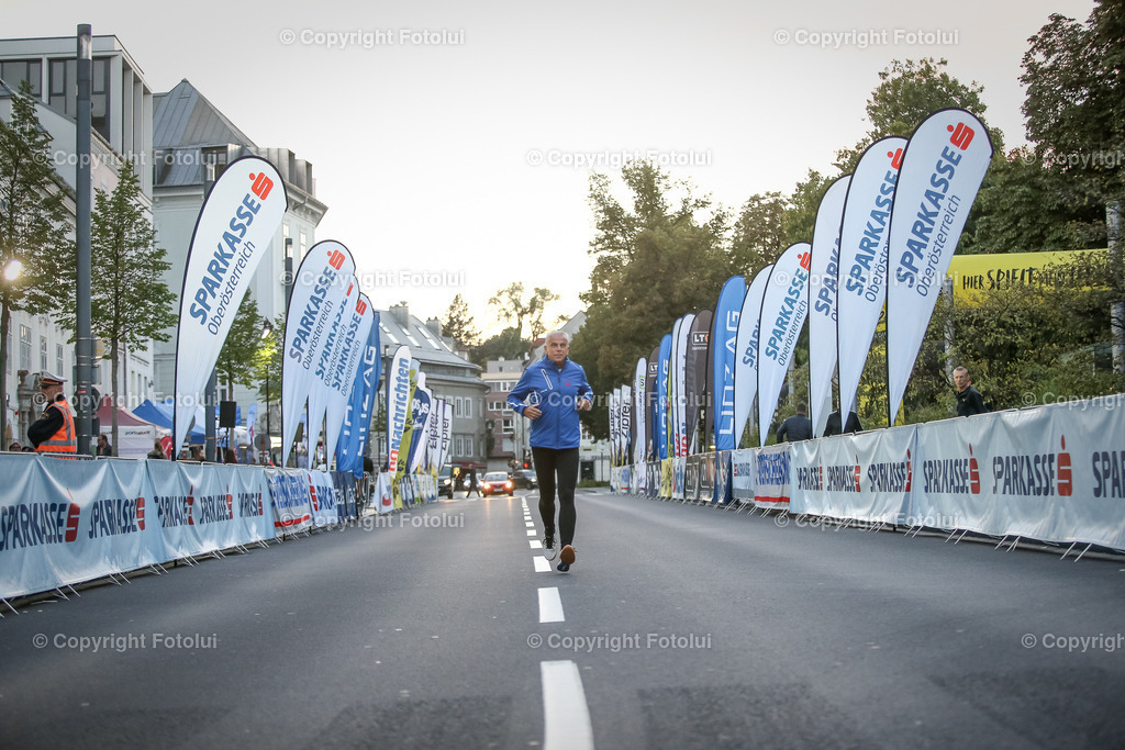 A-BINDER_20220922_0133 | LINZ,  AUSTRIA,22.Sept. 2022 - Night Run, Image shows Night Run.
Photo: Sportmediapics.com/ Manfred Binder