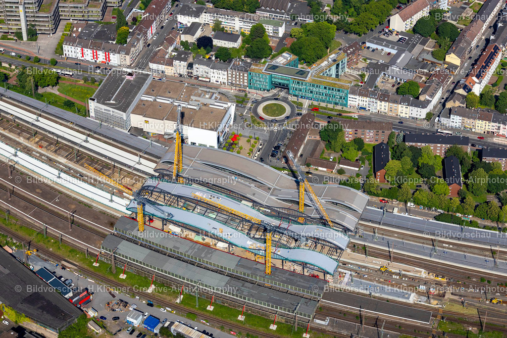 Luftbild Duisburg-4502 | Luftbildfotografie Baustelle zum Umbau des Hauptbahnhof der Deutschen Bahn im Ortsteil Dellviertel in Duisburg im Bundesland Nordrhein-Westfalen, Deutschland - Realisiert mit Pictrs.com