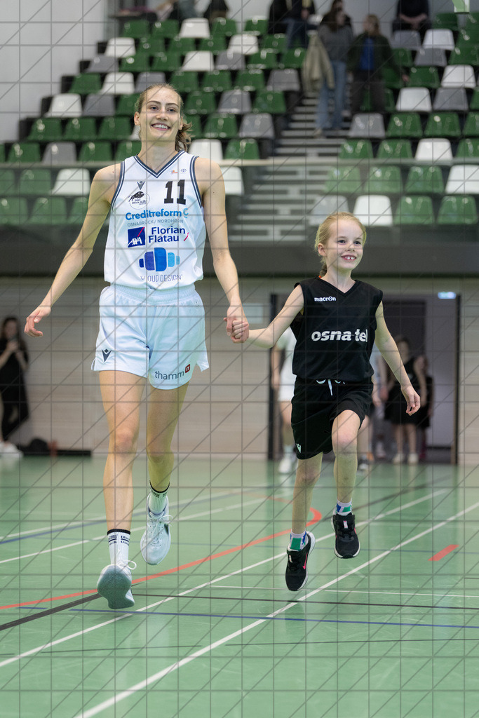 2. DBBL Nord 24/25 | 09.03.2025 | BBC OS vs. ChemCats Chemnitz | 2. DBBL Nord 24/25 | 09.03.2025 | BBC OS vs. ChemCats Chemnitz - - - - - CREDIT, www.bullenfotos.de, Martin König, Hörner Weg 40, D-49078 Osnabrück, +4917663732967, Nutzung und Weitergabe nur zu den vereinbarten Zwecken. Presseanfragen an Urheber. Alle Rechte beim Urheber. - - - - - - Realisiert mit Pictrs.com