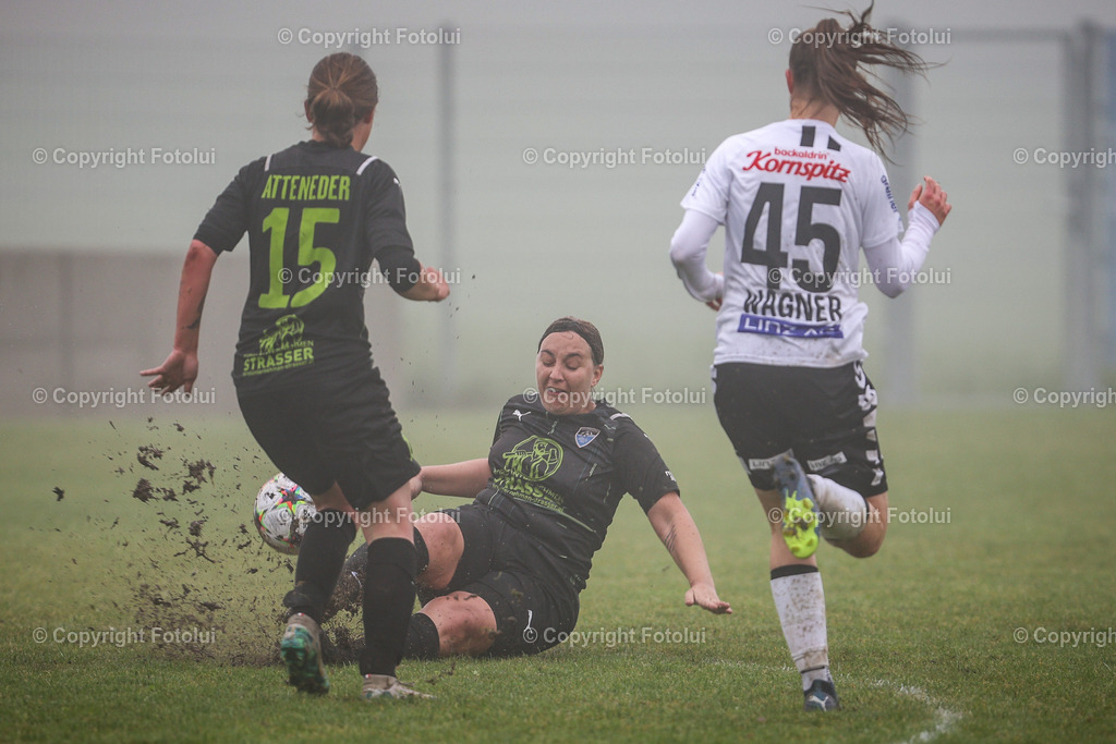 A-BINDER_20240601_0022 | St.Stefan,AUSTRIA,01.June.24 - SOCCER - Zaunergroup OOE Ladies Cuo, LASK vs FCPS. Image shows Elena Zehetner (Kematen), Johanna Hauhart (LASK) and Marlene Baretschneider (LASK).Photo: Sportmediapics.com/ Manfred Binder