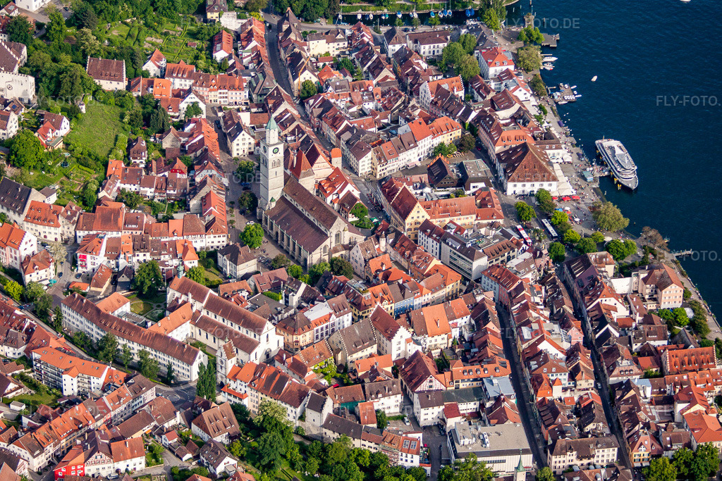 Luftbild: Überlinger Altstadt mit St. Nikolaus Münster und Seepromenade in Überlingen im Bundesland Baden-Württemberg in Deutschland. Foto: IMG_57507.jpg vom 08.06.2013 durch Werner Riehm/FLY-FOTO.de