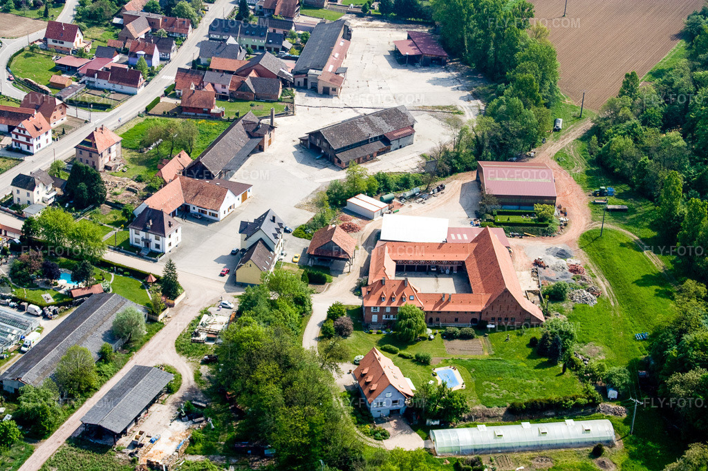 Aerial view: View of the town in Niederrœdern in the state Bas-Rhin, France.Photo: IMG_18117.jpg taken on 05/03/2009 by Werner Riehm/FLY-FOTO.comResolution of the original: 4161 x 2773 px