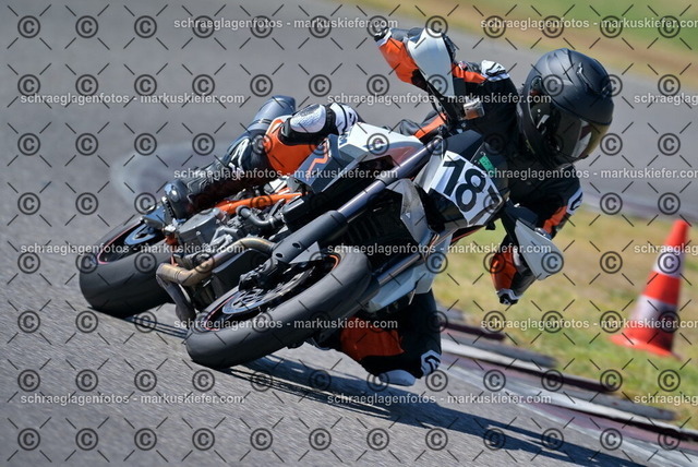 26bt04-1124 | markuskiefer.com - Realisiert mit Pictrs.com