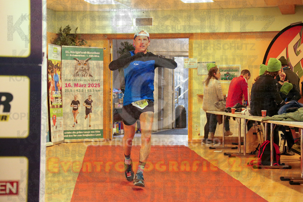 241208_1216_EX1_7485 | Sportfotografie im Rhein-Sieg Kreis, Köln, Bonn, NRW, Rheinland Pfalz, Hessen, etc. Unser Tätigkeitsfeld umfasst den Laufsport vom Volkslauf über den Marathon, Duathlon, Triathon bis zum Ultralauf wie Kölnpfad Ultra oder Schindertrail.