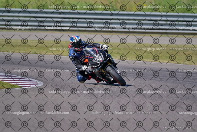 26BT02-0217 | markuskiefer.com - Realisiert mit Pictrs.com