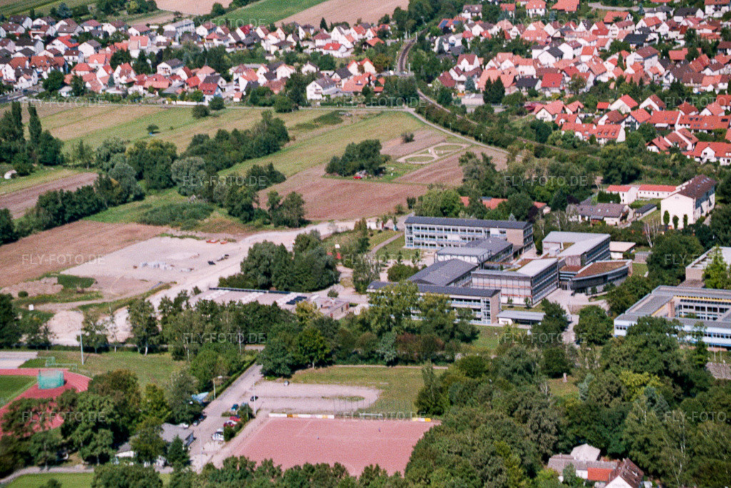 Luftbild: Kandel IGS in Kandel im Bundesland Rheinland-Pfalz in Deutschland. Foto: ROL01030.jpg vom 28.08.2005 durch Werner Riehm/FLY-FOTO.de