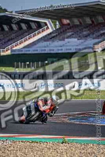 pubi1676 | Professionelle Fotos von Sportveranstaltungen, aber auch Hochzeiten und anderen Events. - Realisiert mit Pictrs.com