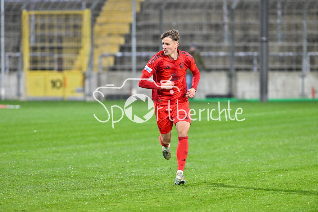 FC Bayern Amateure - SpVgg Greuther Fürth II | im Bild Gabriel MARUSIC (FC Bayern München II #15) / Freisteller / Einzelfoto / Regionalliga Bayern: FC Bayern Muenchen II - SpVgg Greuther Fuerth II, Gruenwalder Stadion am am 29.10.2024