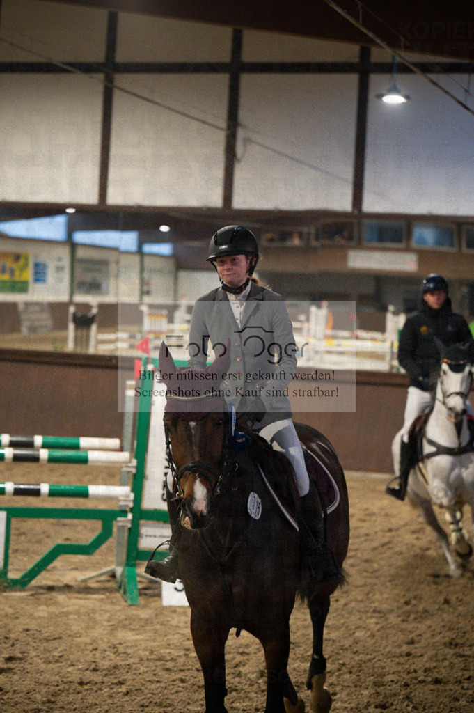 Hallenreittunier Voxtrup 2023 | Entdecke hochwertige Reitturnierfotos von Foto Oger. Professionell, emotional und authentisch – jetzt Lieblingsmomente im Shop bestellen.Deutschlandweite Turnierfotografie. - Realisiert mit Pictrs.com