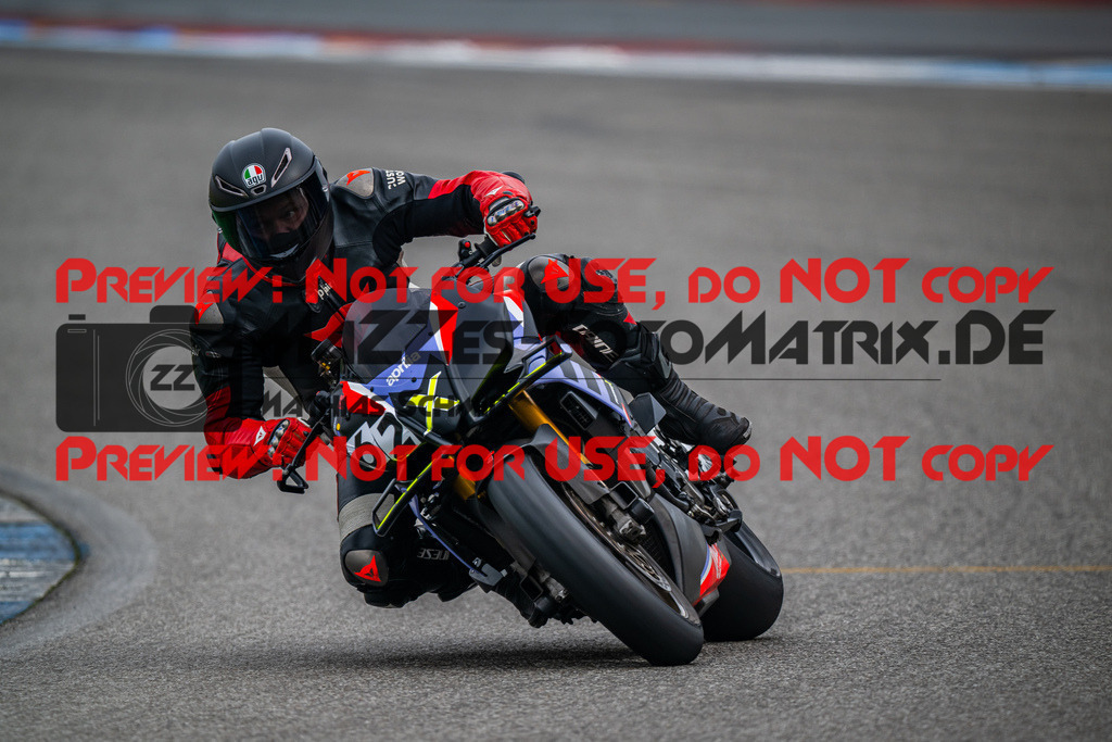 MaZZes_Fotomatrix_20240317_6007705_3036 | Fotograf Mathias Schmid
Sportfotograf,
Eventfotograf,
Hochzeitsfotograf,
Portraitfotograf