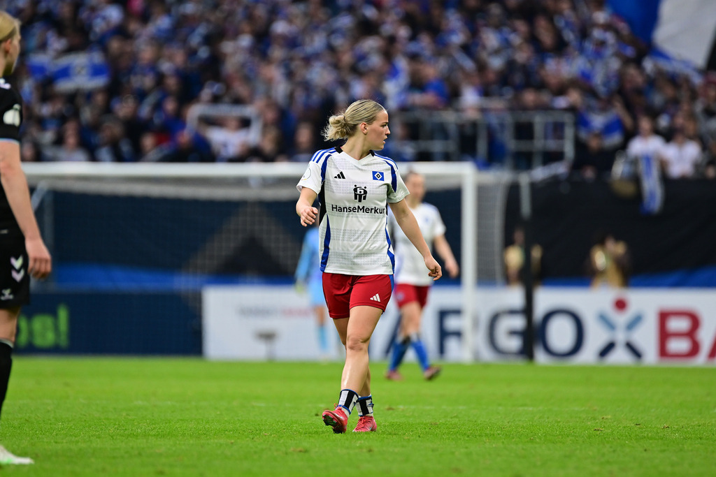 Fußball I Frauen I Saison 2024-2025 I DFB-Pokal I Halbfinale I Hamburger SV - SV Werder Bremen | Der Sportfotograf. - Realisiert mit Pictrs.com
