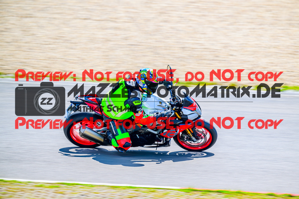 MaZZes_FotoMatrix_240717_6007705_2-16 | INST