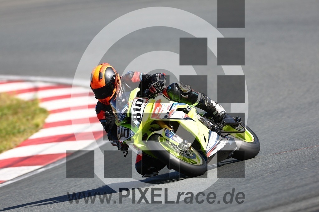 0810-20240914_02062 | Schöne Erinnerungen an spannende Momente - das festzuhalten ist unser Job. PIXELrace.de ist seit 2003 auf den Rennstrecken Europas unterwegs um die Action draußen beim Fahren und die wunderbare Stimmung imm Fahrerlager für euch einzufangen.