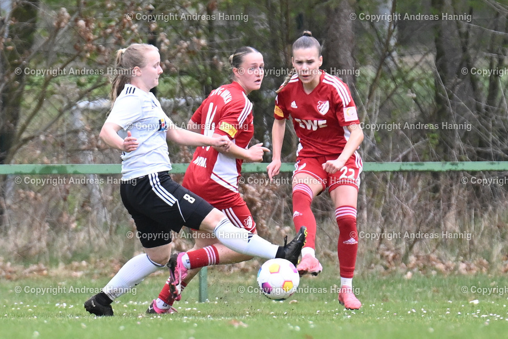 Fußball I Frauen I Saison 2024-25 I Oberliga I FC Jesteburg-Bendestorf - SpVg Aurich Frauen I 13.4.2025 | a-hannig - Realisiert mit Pictrs.com
