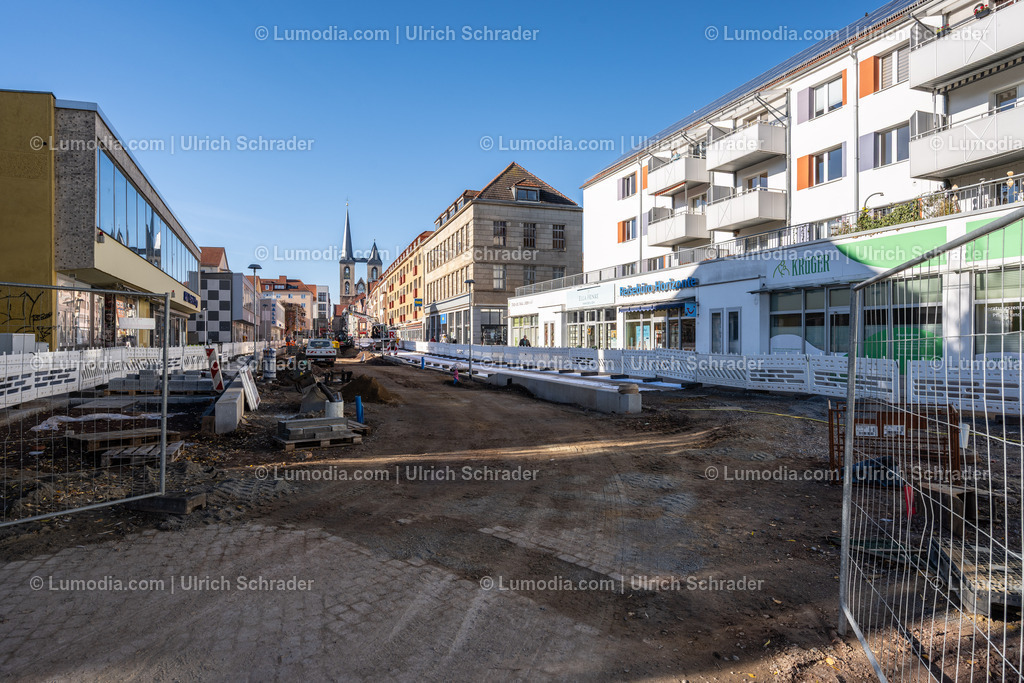 10049-13797 - Breiter Weg - Halberstadt | Stockfoto und Bilderpool mit Bildmaterial aus Deutschland, dem Harz, Halberstadt, Quedlinburg, Wernigerode und weltweit. Qualitativ hochwertige und professionelle Fotos anschauen und kaufen. - Realisiert mit Pictrs.com