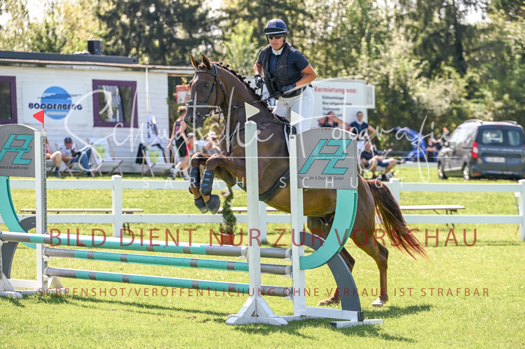 Schugtsche-Düren.2024.04-Stilspringprf.E-95 | Schugtsche Fotografie - Realisiert mit Pictrs.com