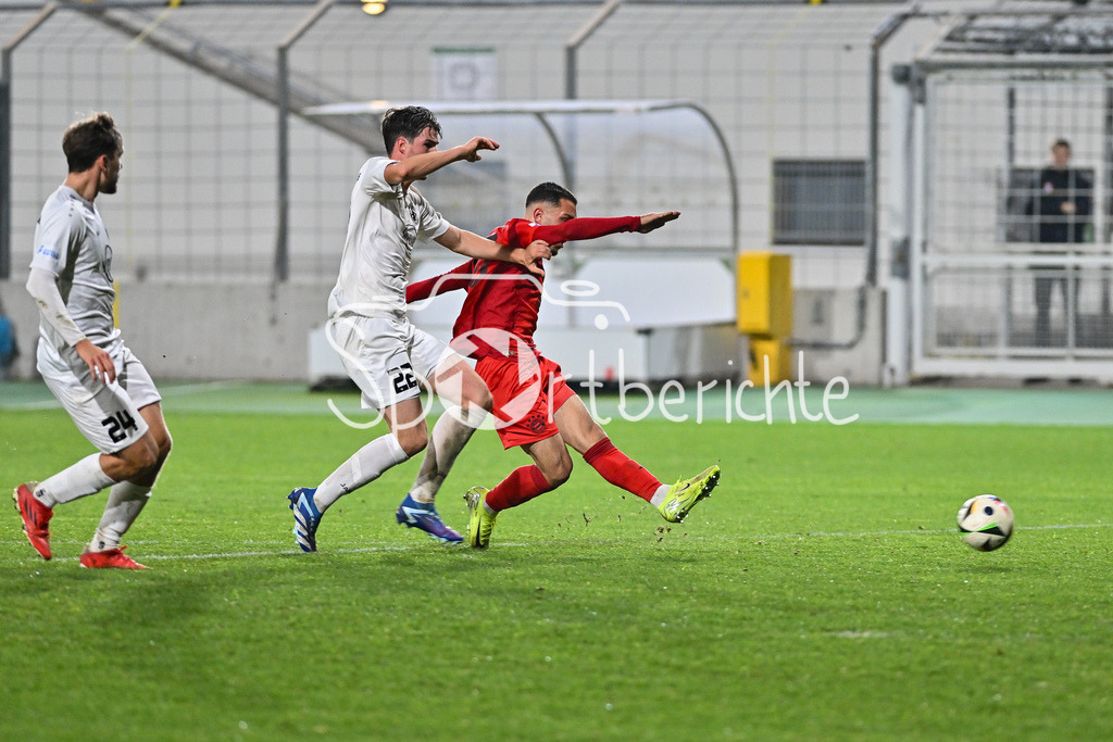 FC Bayern Amateure - TSV Schwaben Augsburg | in dieser Szene trifft Arijon IBRAHIMOVIC (FC Bayern München II #10) zum 2-0 / Tor / Treffer / Regionalliga Bayern: FC Bayern Muenchen II - TSV Schwaben Augsburg, Gruenwalder Stadion am am 25.10.2024