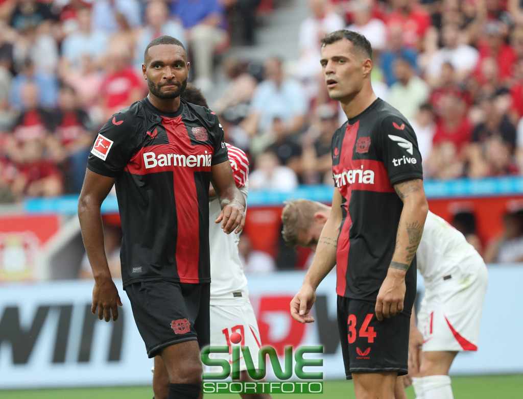 1.Fussball-Bundesliga  :    Bayer 04 Leverkusen--RB Leipzig   1.Spltg. | 19.08.2023; Fussball; GER;  Saison 2023/2024 ; 1.Bundesliga;  1.Spieltag. : 
 Bayer 04 Leverkusen -- RB Leipzig  :    Torschütze Jonathan Tah (4/B04)  und Vorlagengeber Granit Xhaka (34/B04)


DFL REGULATIONS PROHIBIT ANY USE OF PHOTOGRAPHS AS IMAGE SEQENCES AND/OR QUASI-VIDEO. - Realisiert mit Pictrs.com