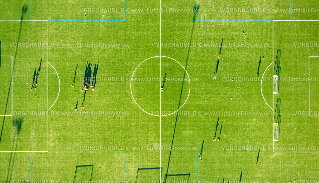 Hamm250904705-2 | Luftbild, Sportzemtrum Ost Hammer SpVg 03/04 e.V.,  Trainingsspiele und Schattenwurf der Abendsonne, Mitte, Hamm, Ruhrgebiet, Nordrhein-Westfalen, Deutschland
