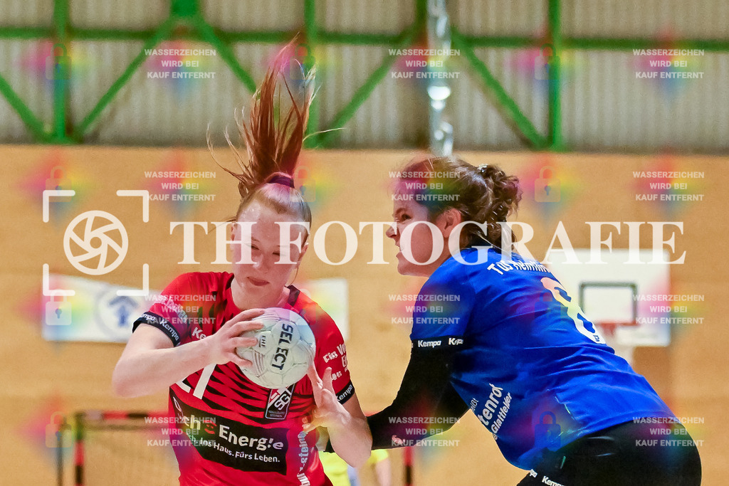 GER, SG Maulburg/Steinen - TuS Helmlingen, Frauen-Handball, Oberliga Suedbaden, 19. Spieltag, Saison 2024/2025, 23.03.2025 | Denise Kahrsch im Duell mit Marion Glattfelder (TuS Helmlingen, #8)GER, SG Maulburg/Steinen - TuS Helmlingen, Frauen-Handball, Oberliga Suedbaden, 19. Spieltag, Saison 2024/2025, 23.03.2025Foto: TH Fotografie/Thomas Hess