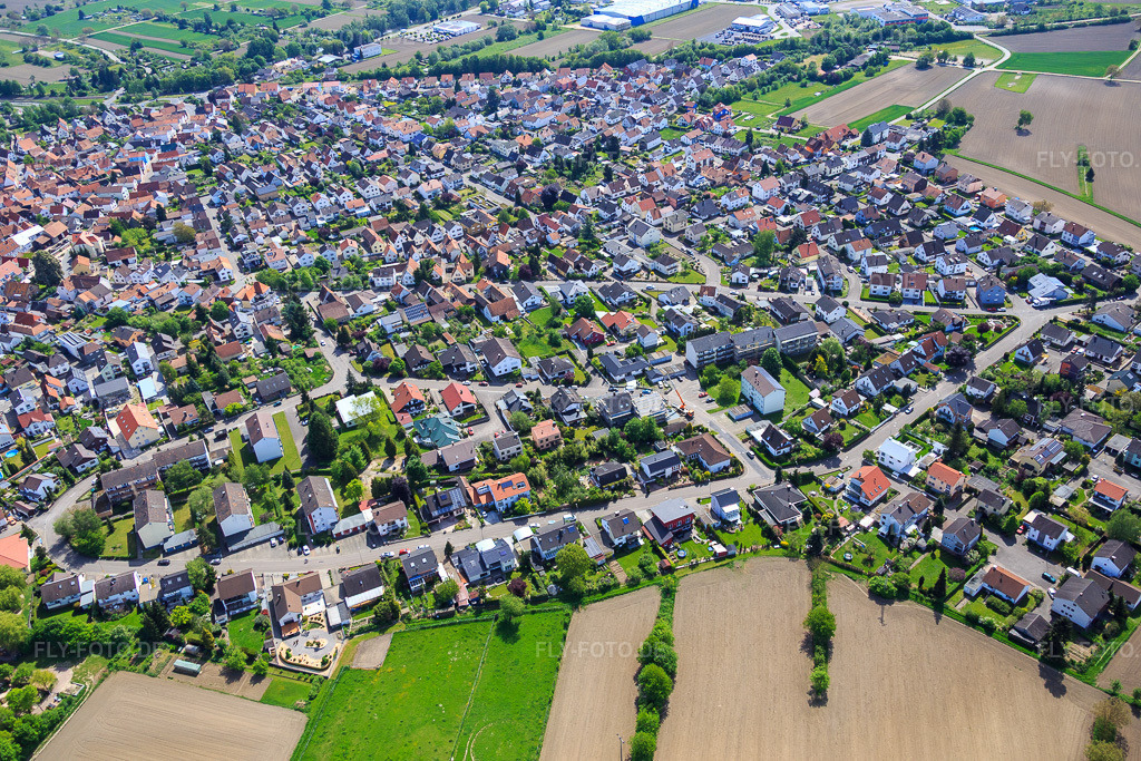 Luftbild: Konrad-Adenauer-Ring in Hagenbach im Bundesland Rheinland-Pfalz in Deutschland. Foto: IMG_078529.jpg vom 08.05.2015 durch Werner Riehm/FLY-FOTO.de