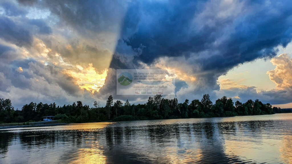 Sonnenuntergang am Förmitzspeicher - Unwetter zieht auf | Impressionen rund um Hochfranken - Frankenwald - Fichtelgebirge - Realisiert mit Pictrs.com