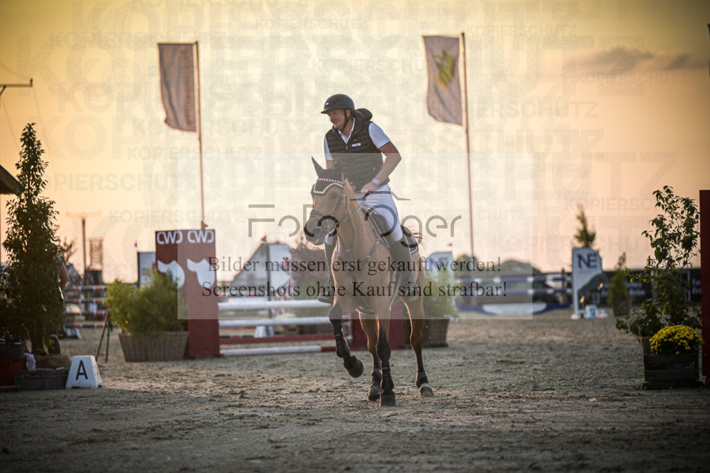 DOS_2031 | Entdecke hochwertige Reitturnierfotos von Foto Oger. Professionell, emotional und authentisch – jetzt Lieblingsmomente im Shop bestellen.Deutschlandweite Turnierfotografie. - Realisiert mit Pictrs.com