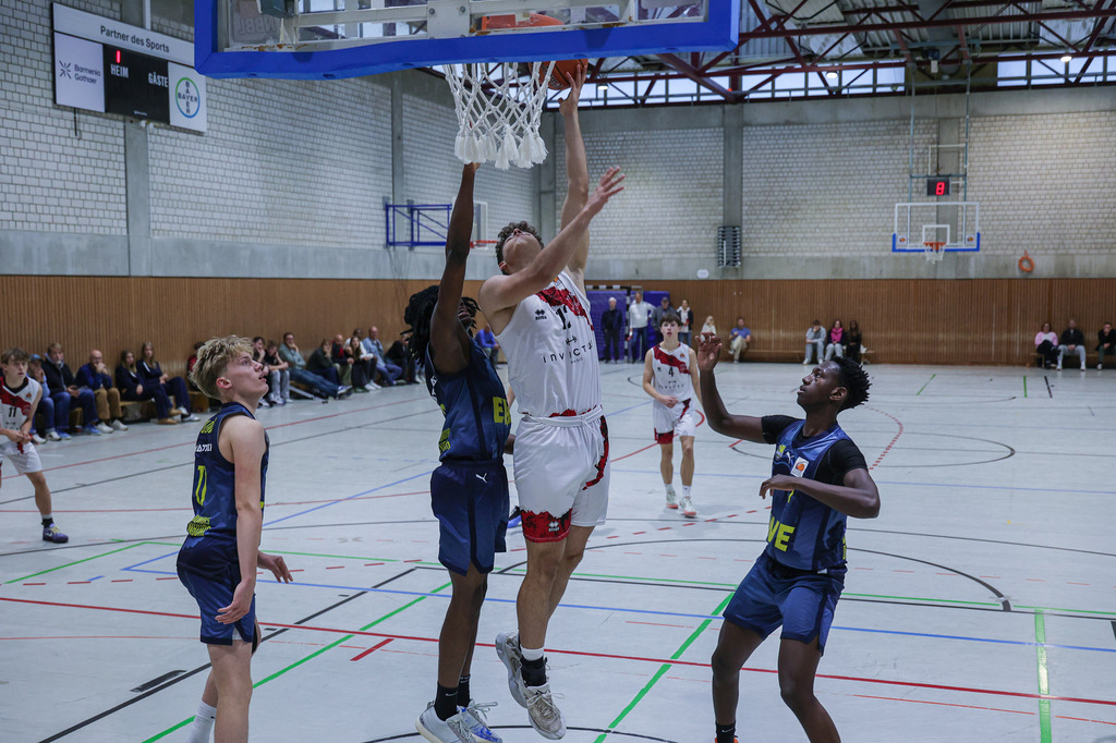 NBBL BAYER GIANTS vs EWE Baskets Juniors Oldenburg-35 | Fotos von Basketballspielen aus dem Raum NRW fotografiert von Gero Mueller-Laschet und Daniel Schaefer - Realisiert mit Pictrs.com