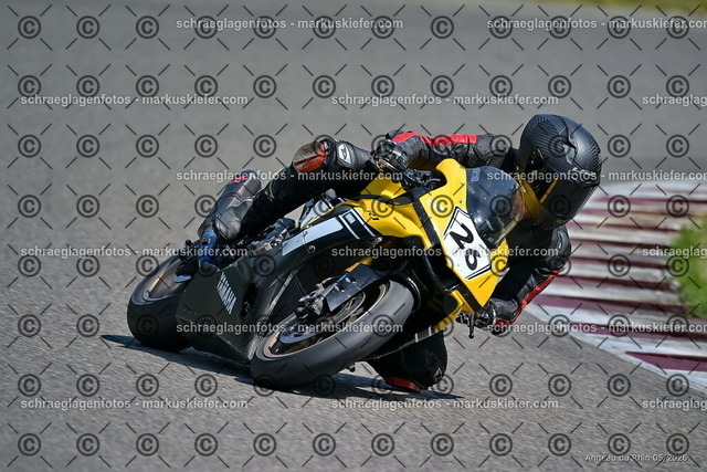 26BT02-1509 | markuskiefer.com - Realisiert mit Pictrs.com