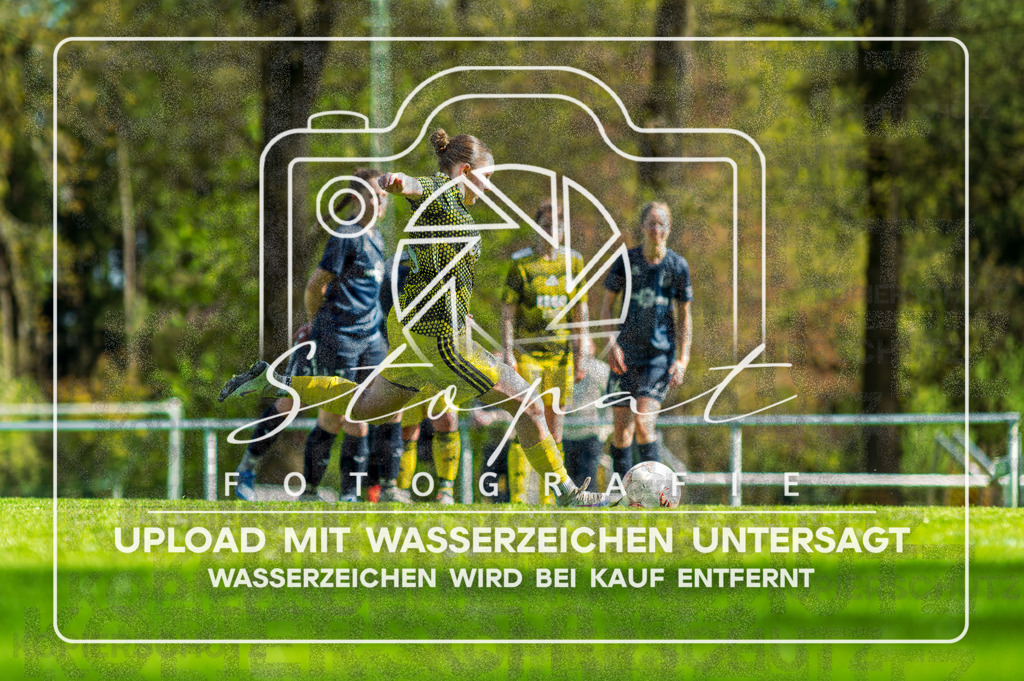 Kreisliga Damen HKCE - SG Fulde vs. Sportfreunde Bispingen | Enna Marie Klanke (SG Fulde #06) beim Elfmeter zum 3:3 Ausgleich; Kreisliga Damen HKCE - SG Fulde vs. Sportfreunde Bispingen am 26.04.2026 in Zentralstadion, Fulde - Realisiert mit Pictrs.com