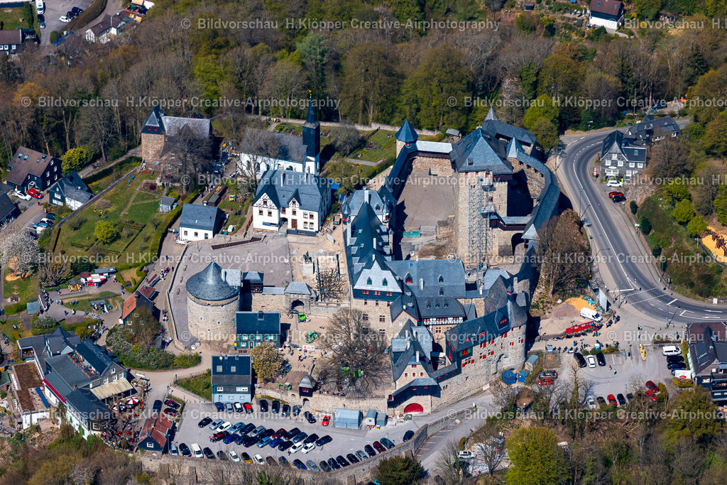 Luftbilder Solingen-0357 | Luftaufnahme Burganlage des Schloss im Ortsteil Burg an der Wupper in Solingen - Realisiert mit Pictrs.com