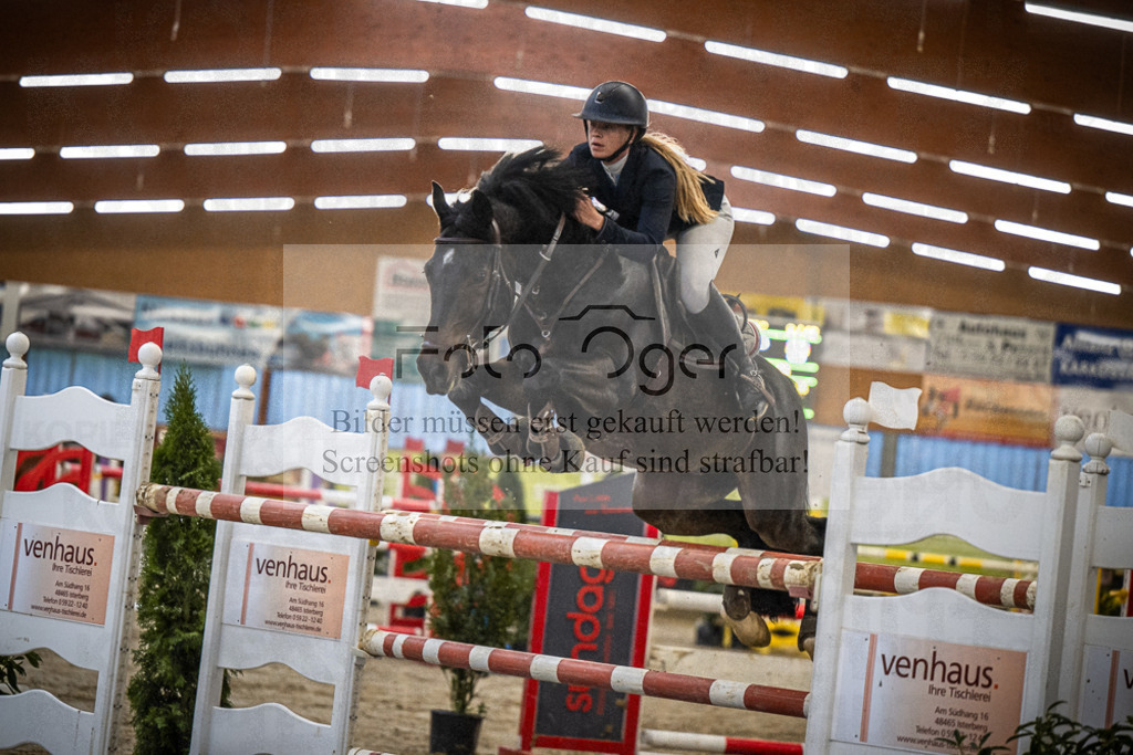 DOS_0080 | Entdecke hochwertige Reitturnierfotos von Foto Oger. Professionell, emotional und authentisch – jetzt Lieblingsmomente im Shop bestellen.Deutschlandweite Turnierfotografie. - Realisiert mit Pictrs.com