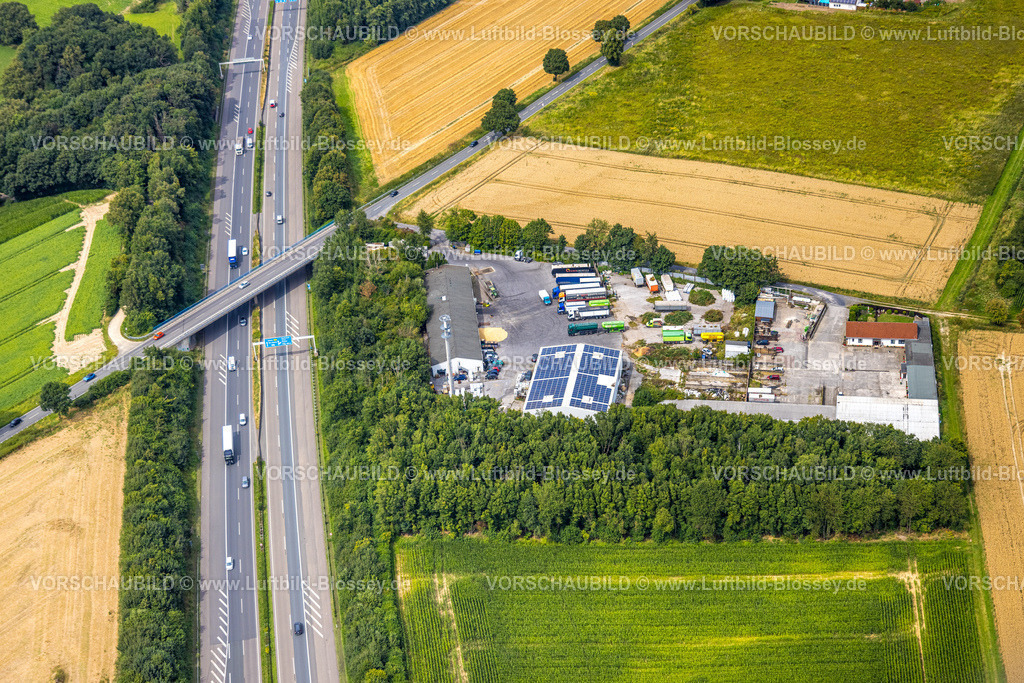 Werl240711592 | Luftbild, Autobahn A445, Brücke der Wickeder Straße, Landhandel mit Solardach und LKW Standplatz an der Wickeder Straße 85, Werl, Soester Börde, Nordrhein-Westfalen, Deutschland