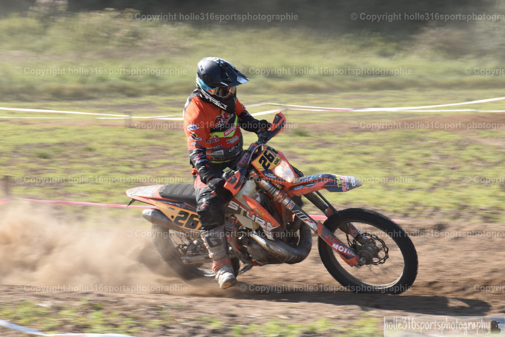 DSC_0352 | Sportfotografie , Motorsport, Motoross, Reitsport, Mointainbike, Enduro,
Landschaft , Outdoor, Eventfotografie, Landschaft, Bilder online bestellen - Realisiert mit Pictrs.com