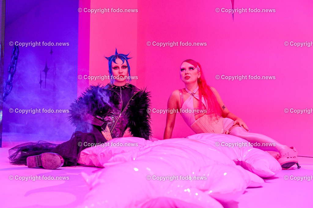 OK Offenes Kulturhaus Oberösterreich_ 28.03.2023-27 | 28.03.2023, OK Platz, AUT, OK Offenes Kulturhaus Oberoesterreich, im Bild Hannah & Lea Neckel (beyond the waterfall)